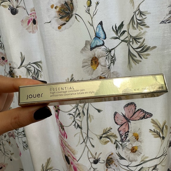 Jouer Essential High Coverage Concealer Pen Contour Cappuccino Swatched once - Picture 2 of 4